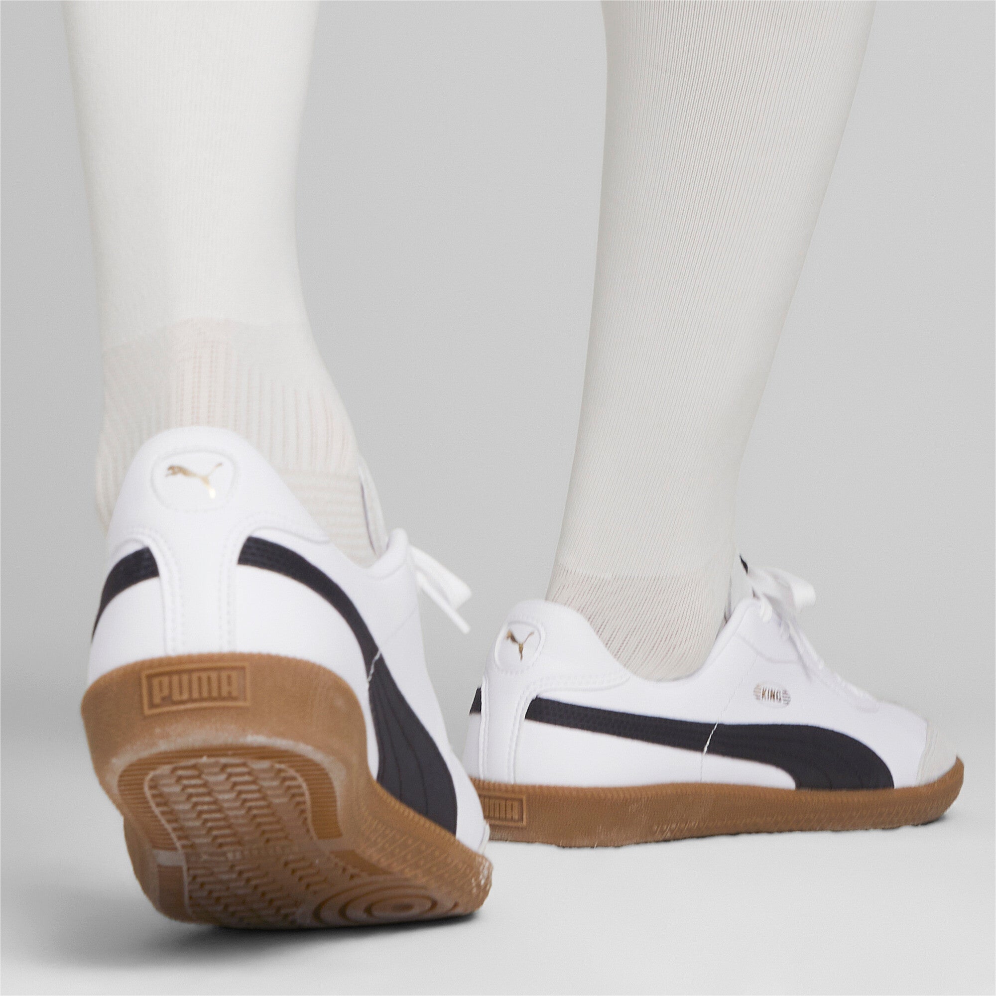 PUMA KING 21 IT Indoor Soccer Shoes Unisex