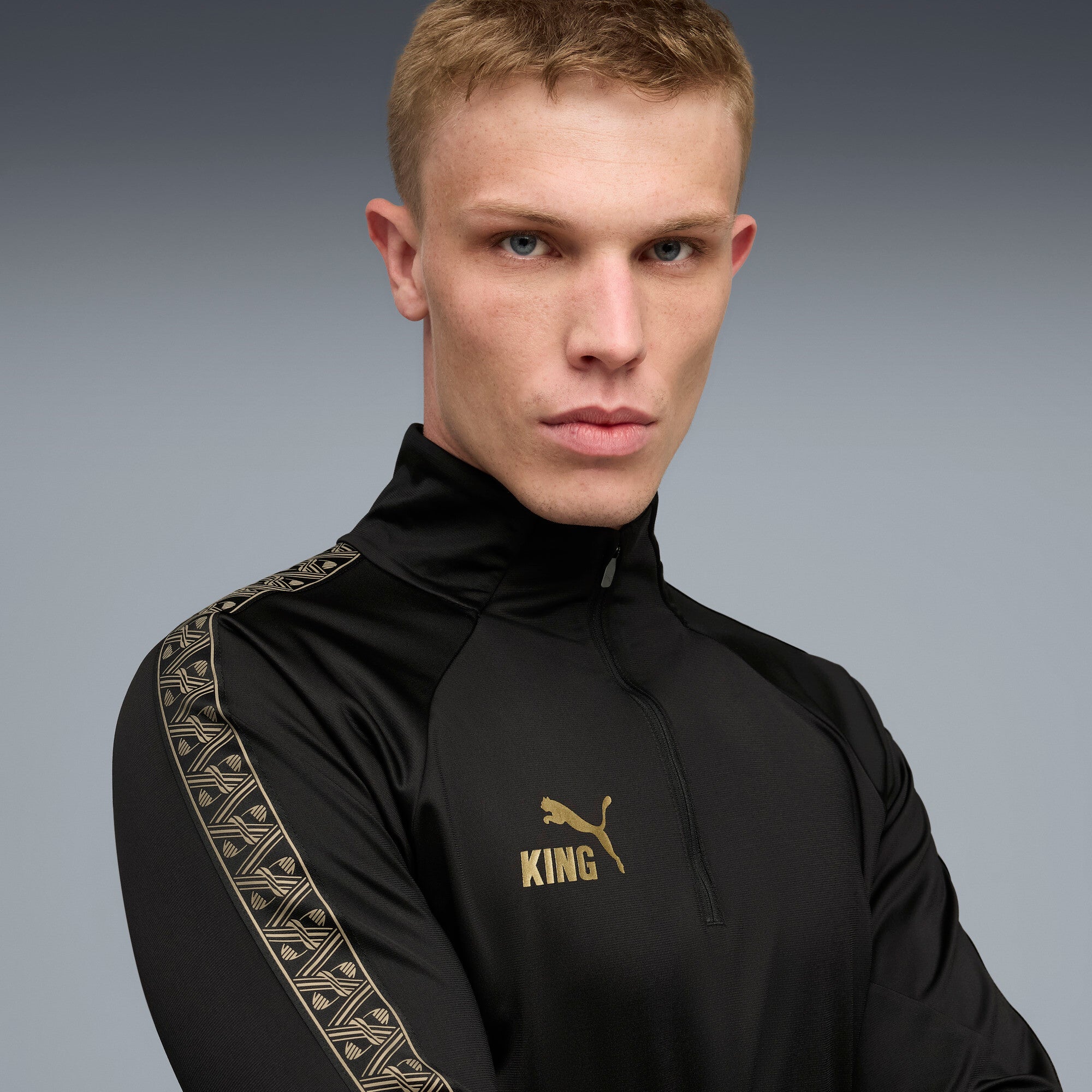 PUMA Kingtouch Football Quarter-Zip Top Men
