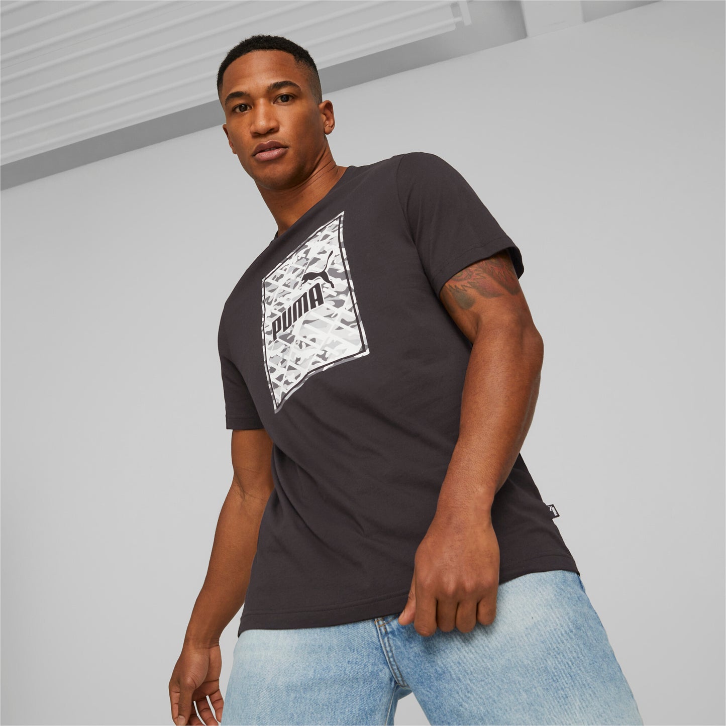 GRAPHICS Camo Box Tee