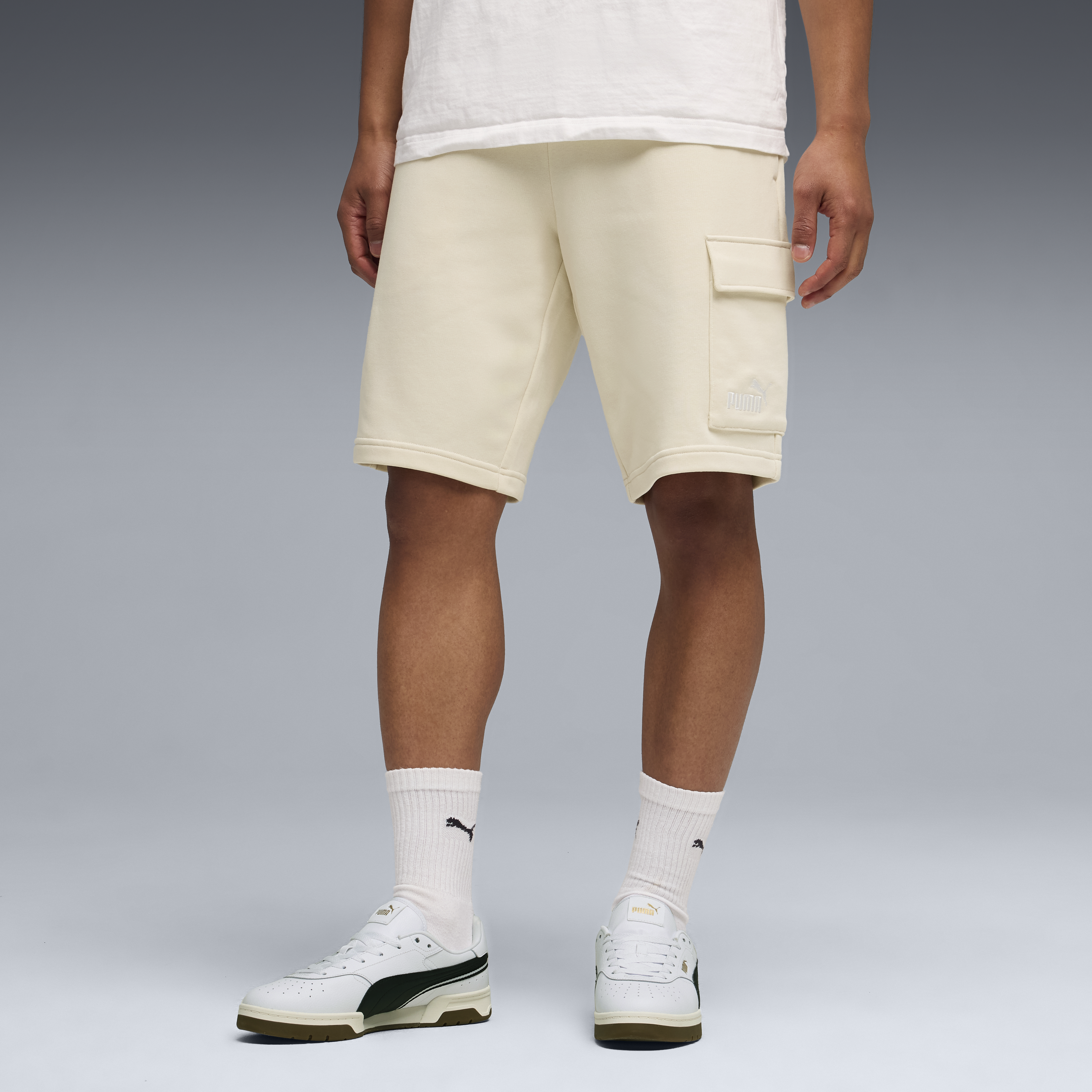 PUMA Essentials No. 1 Logo Cargo 10" Shorts Men