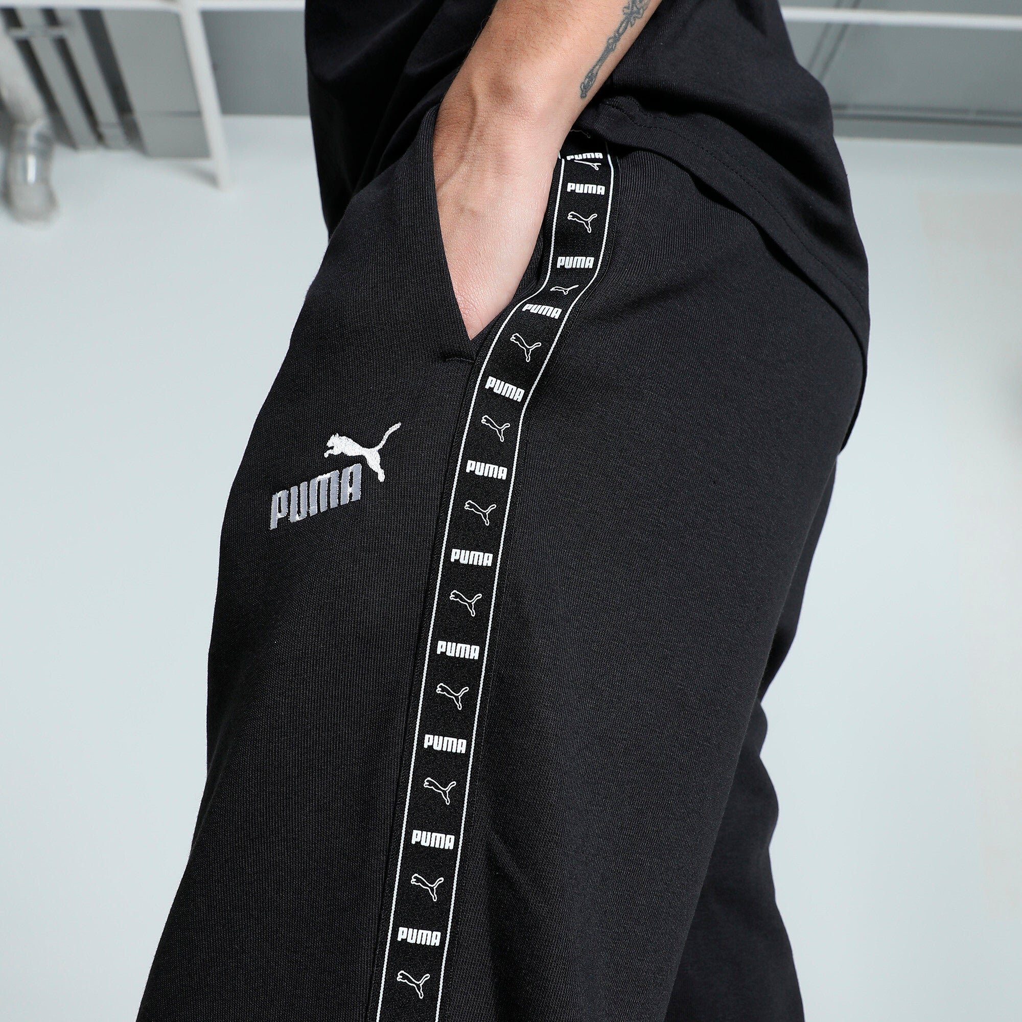 PUMA Essentials Tape Sweatpants