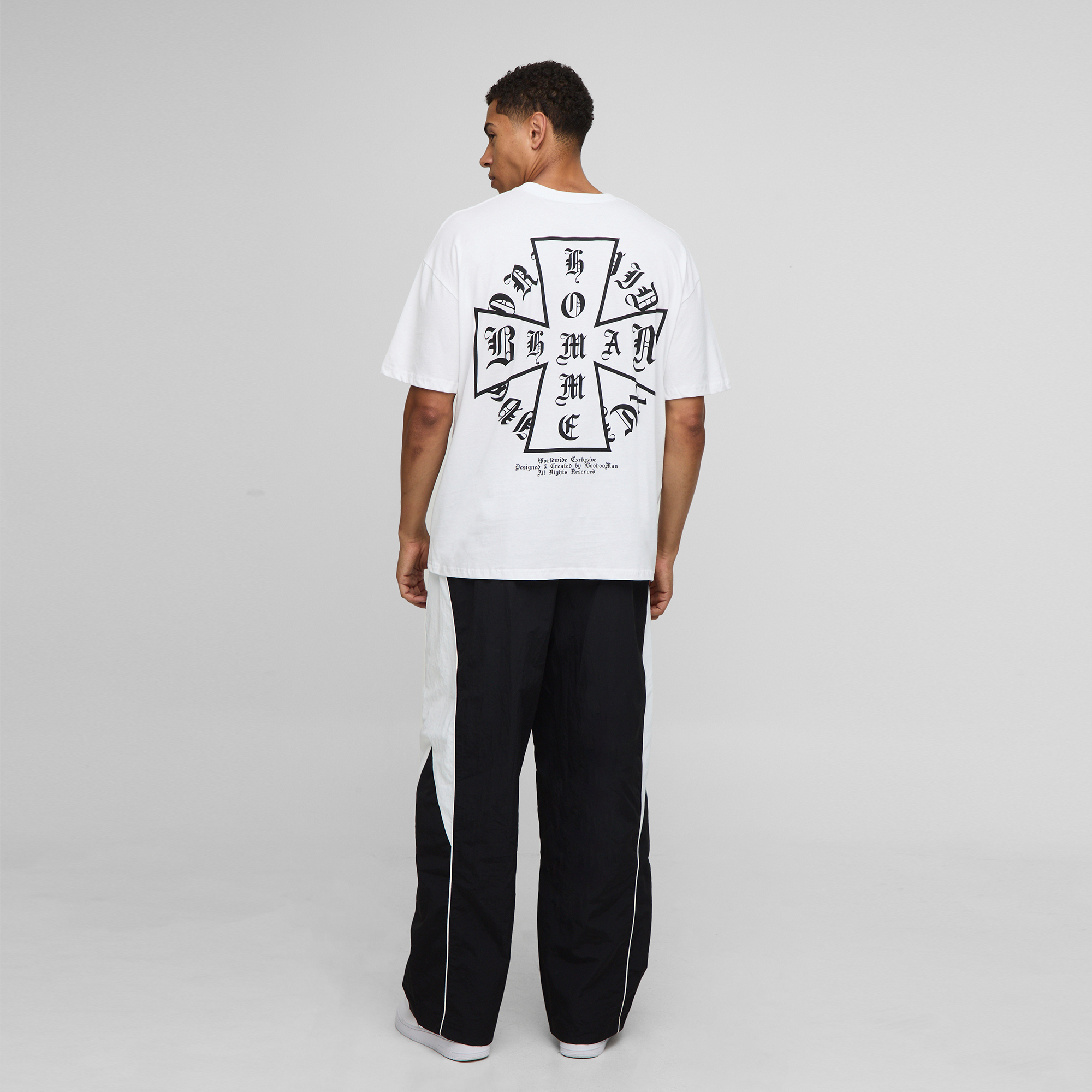 BOOHOOMAN White Oversized Homme Cross Printed T-Shirt