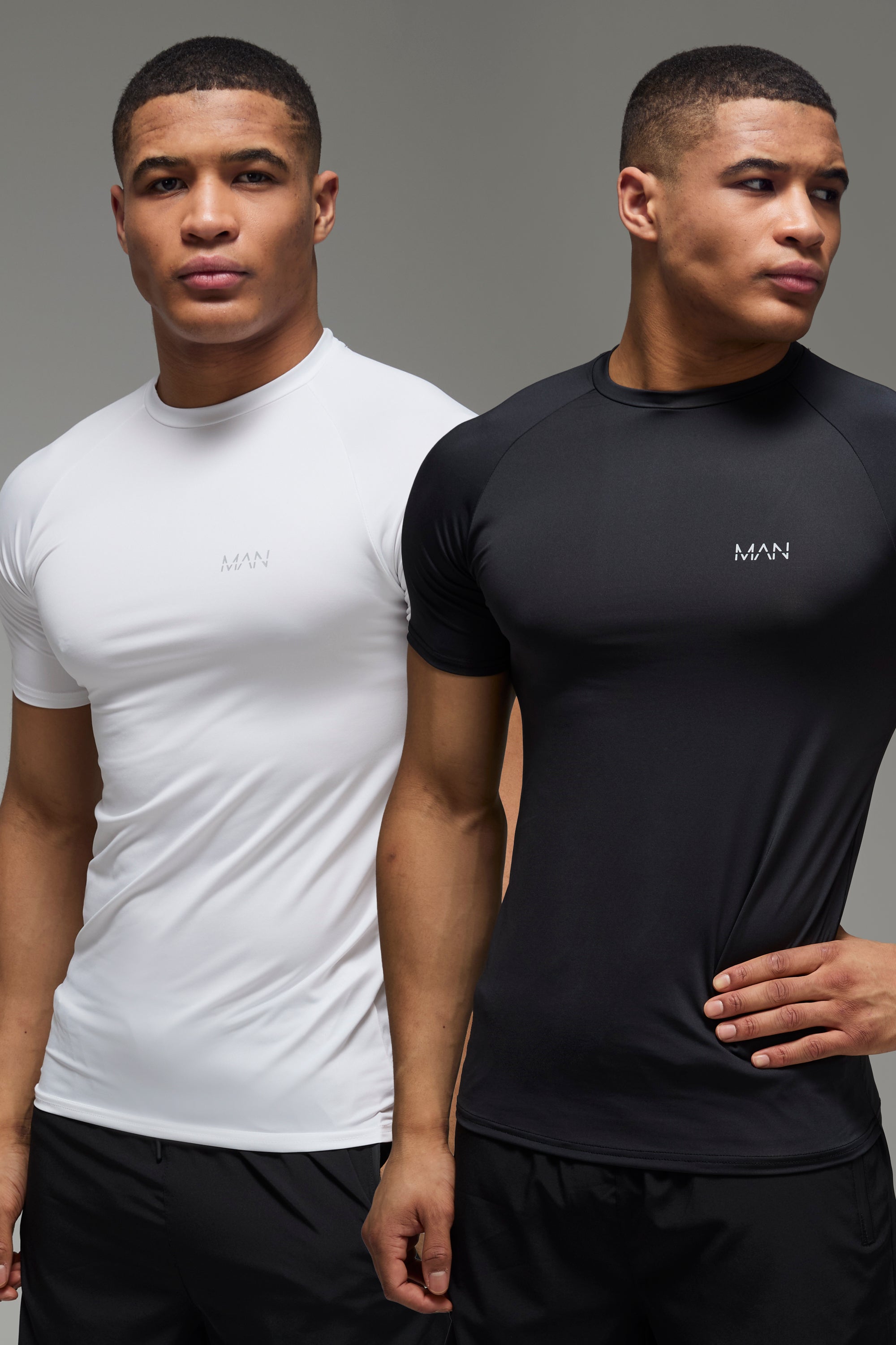 BOOHOOMAN Man Active Muscle Fit Raglan Performance T-shirt 2 Pack