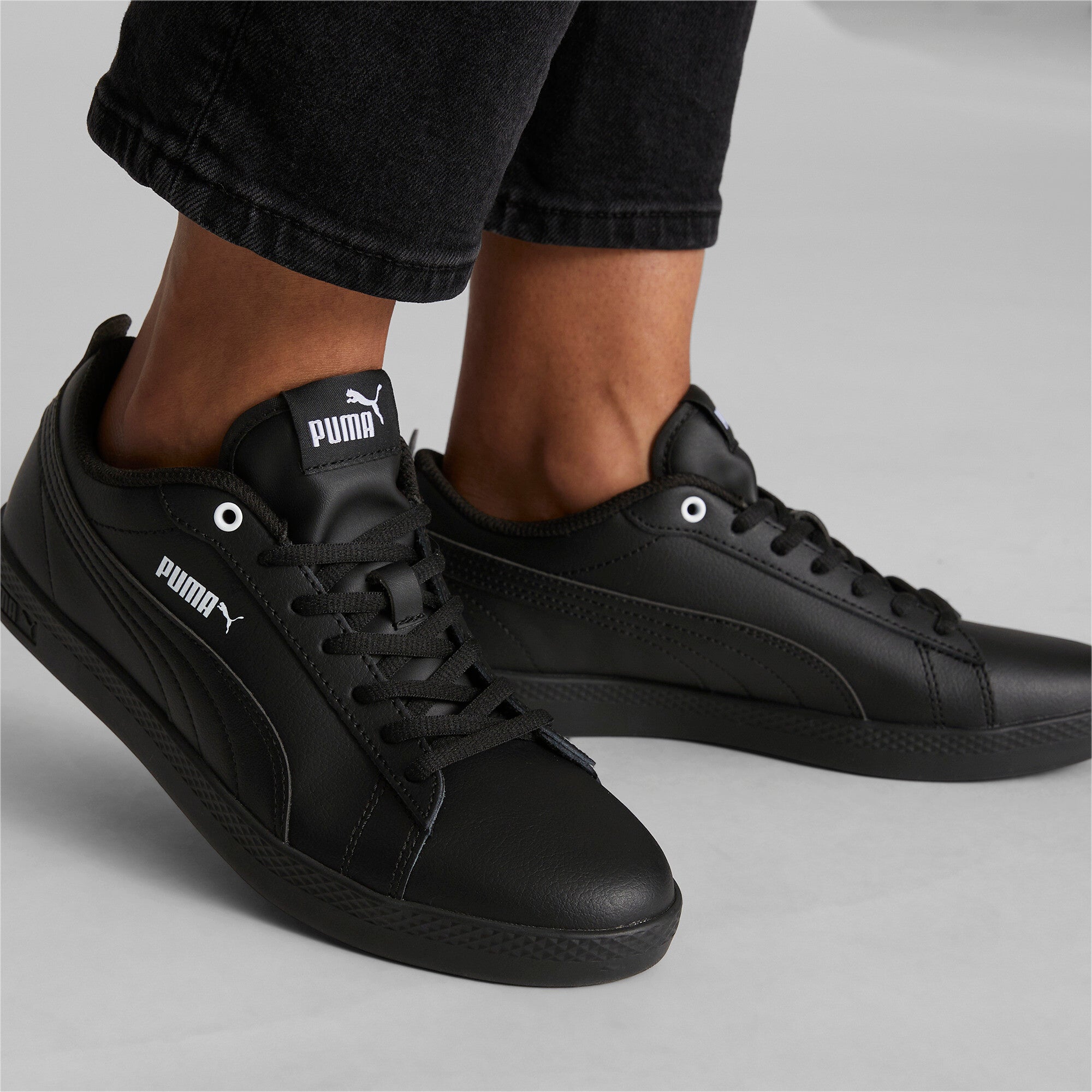 Puma Smash Womens v2 L - Black