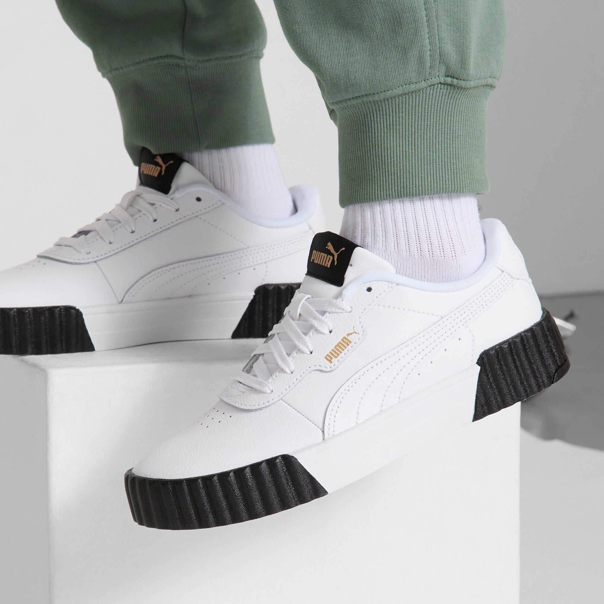 PUMA Carina 3.0 Sneakers Women