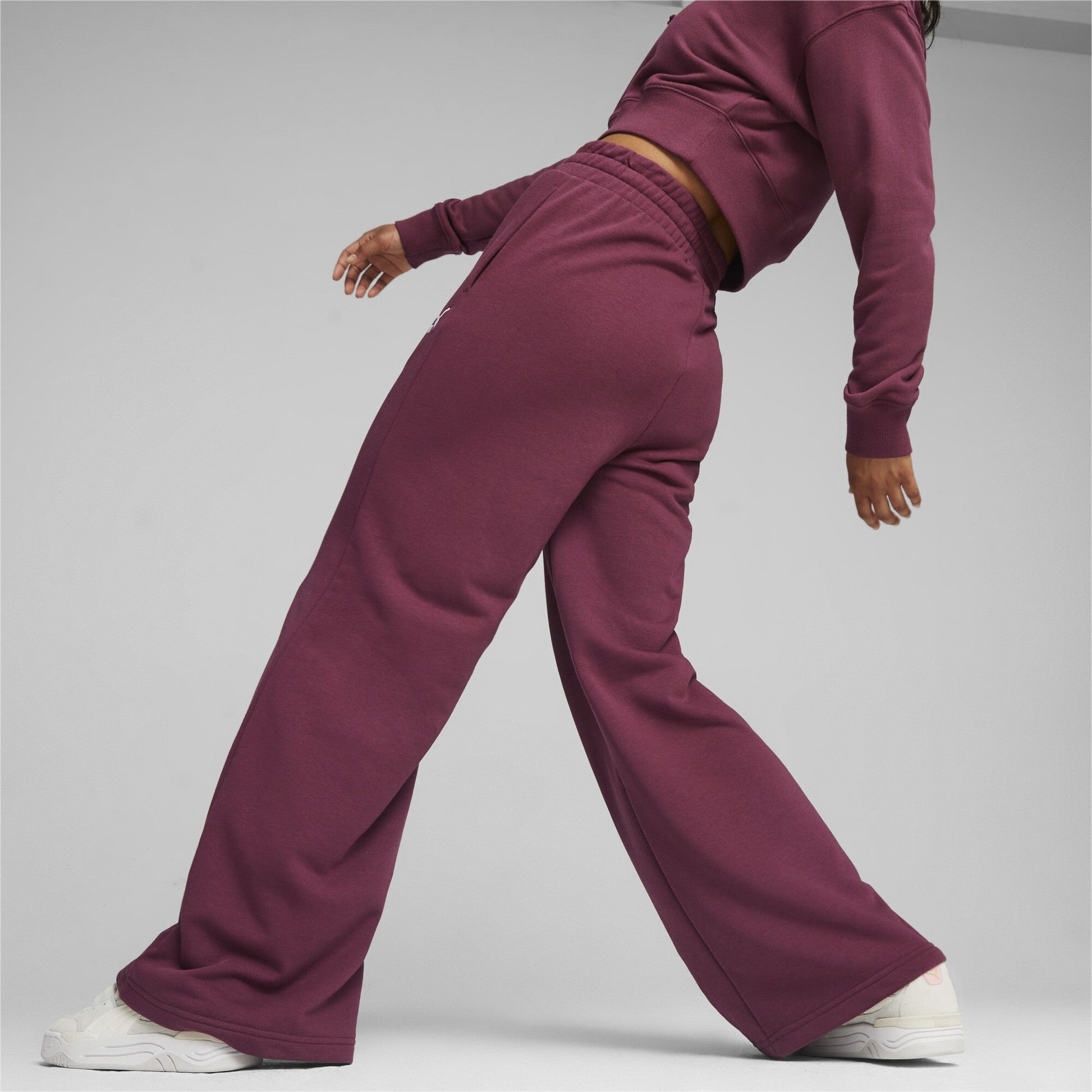 Classics Relaxed Sweatpants TR - PUMA Apparel THE MIX