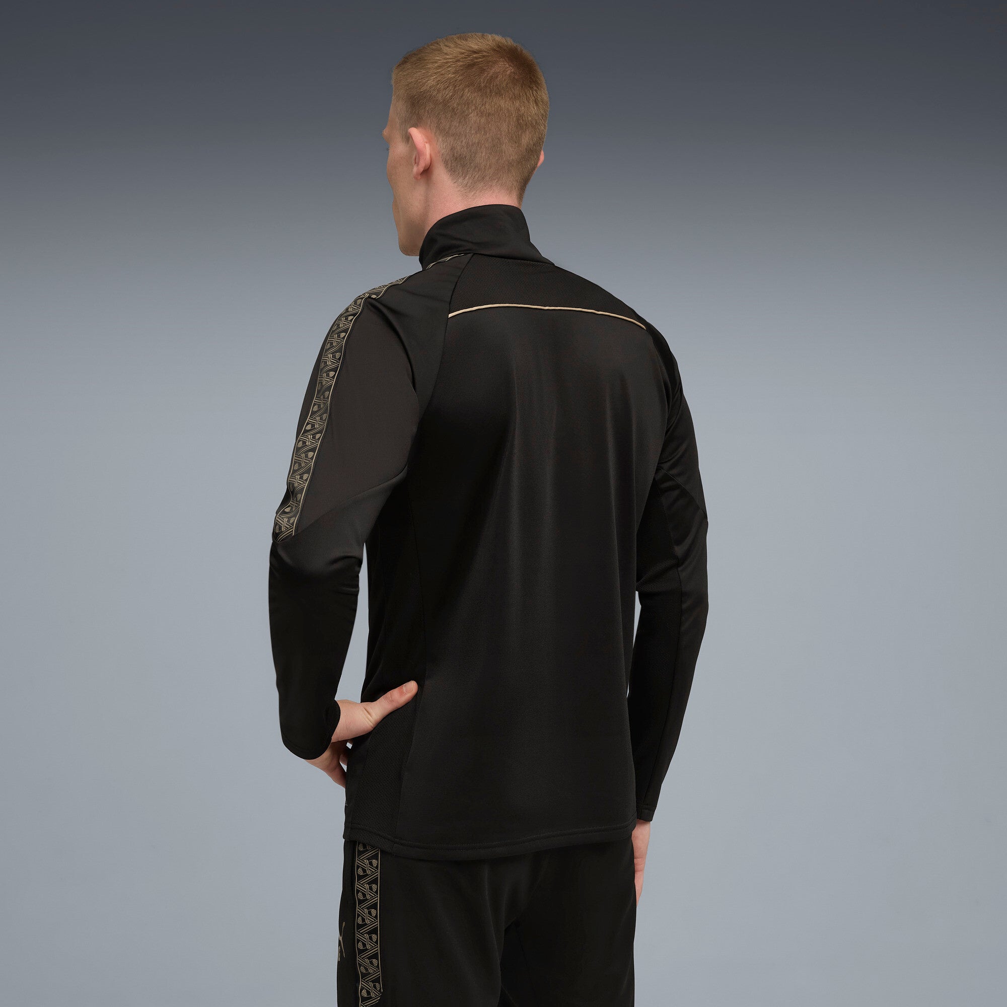 PUMA Kingtouch Football Quarter-Zip Top Men
