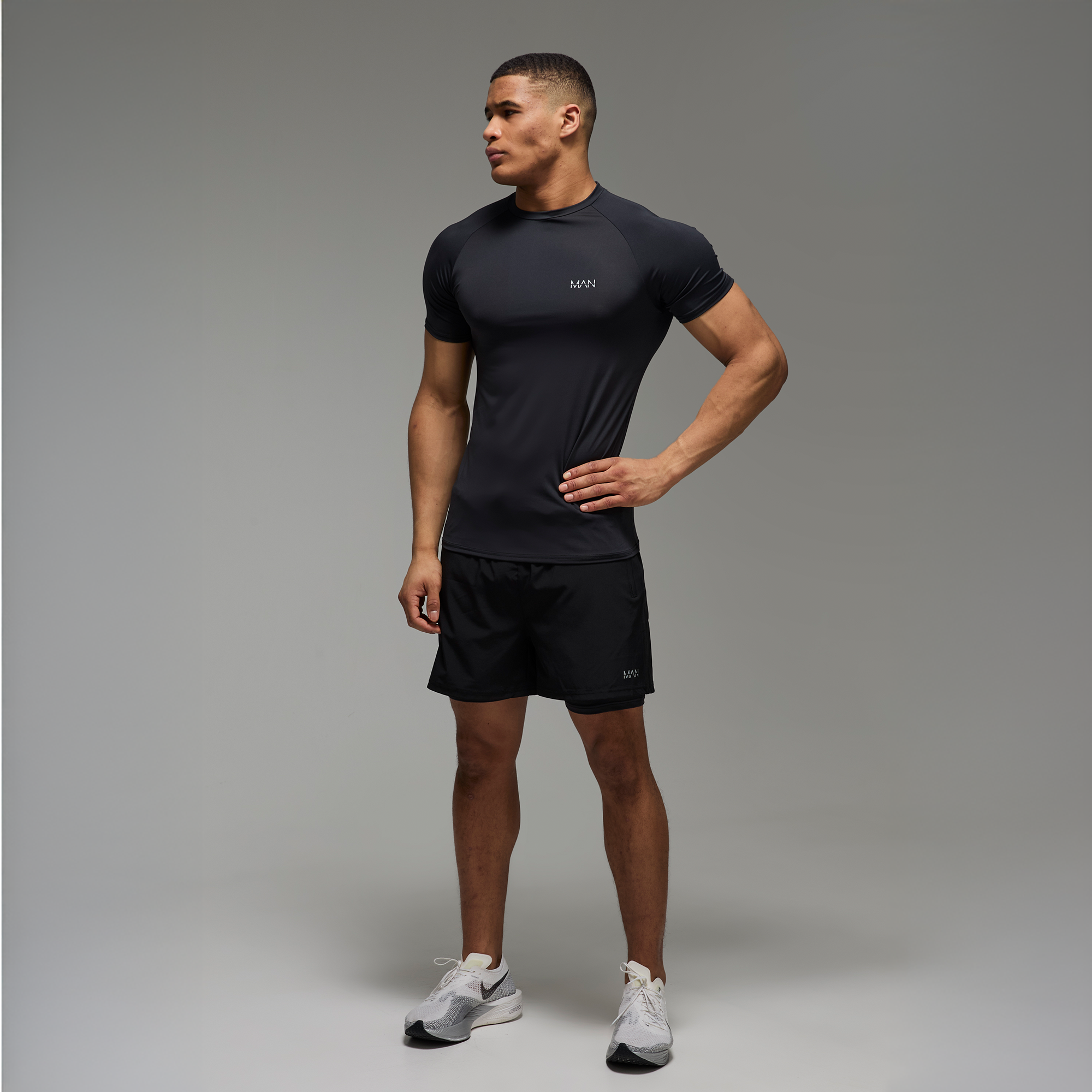 BOOHOOMAN Man Active Muscle Fit Raglan Performance T-shirt 2 Pack