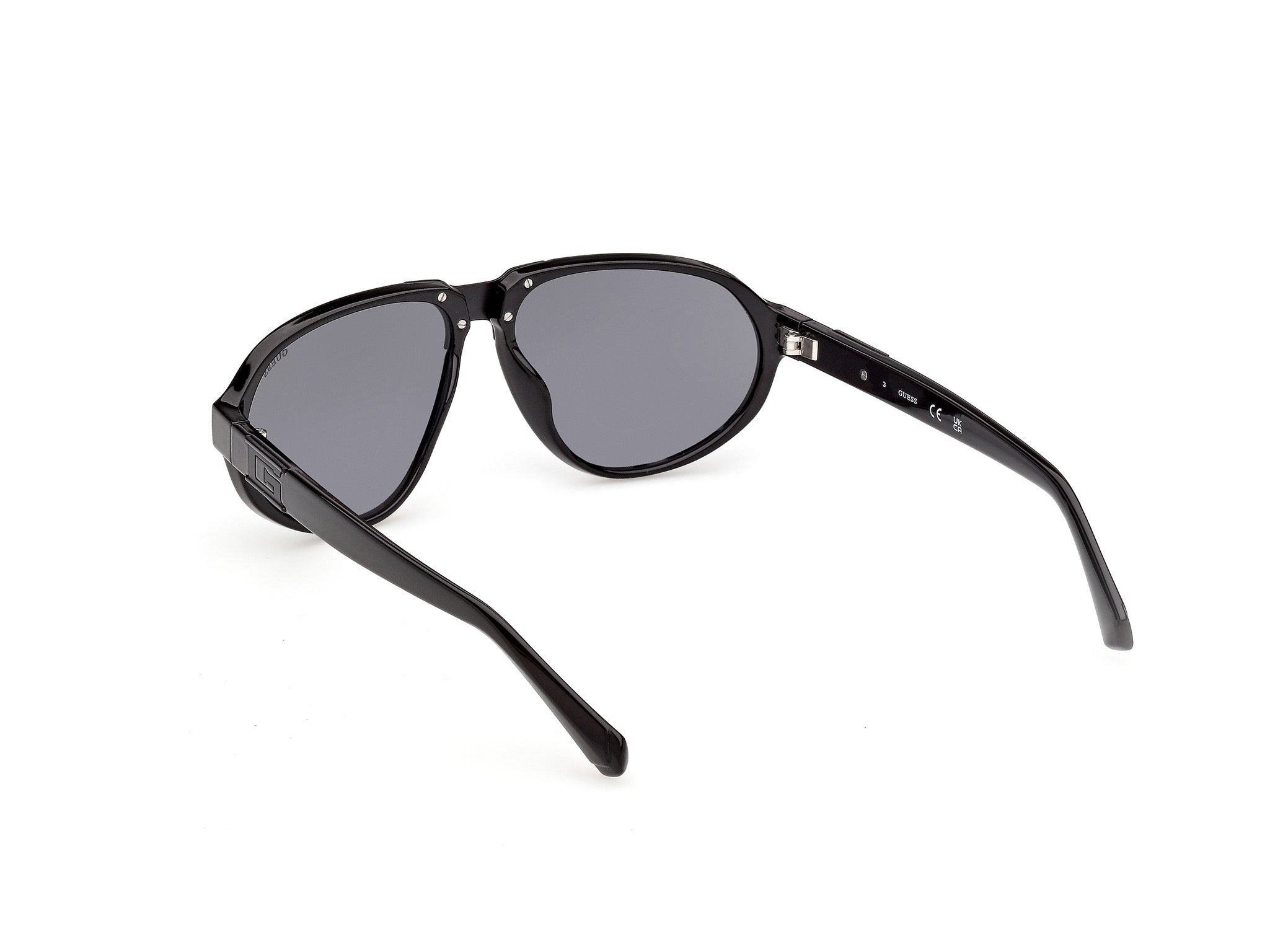 GUESS Men's Injected Pilot Sunglasses