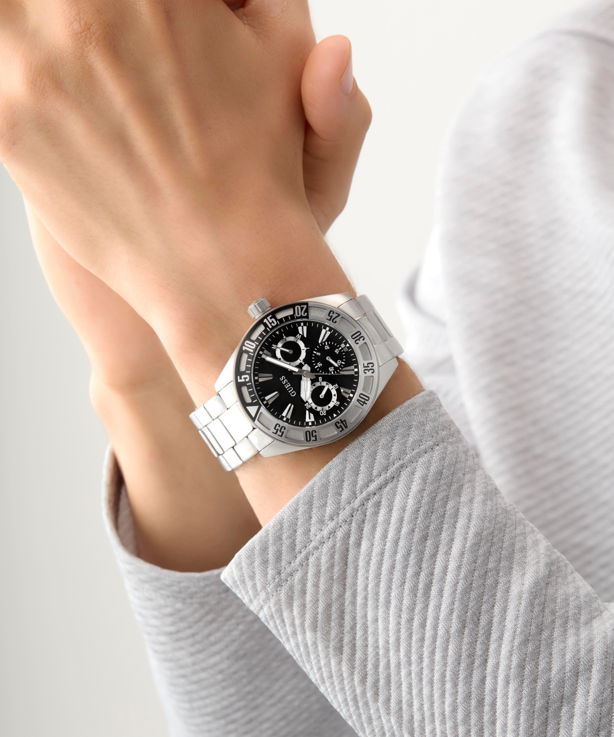 GUESS Mens Silver Tone Multi-Function Watch