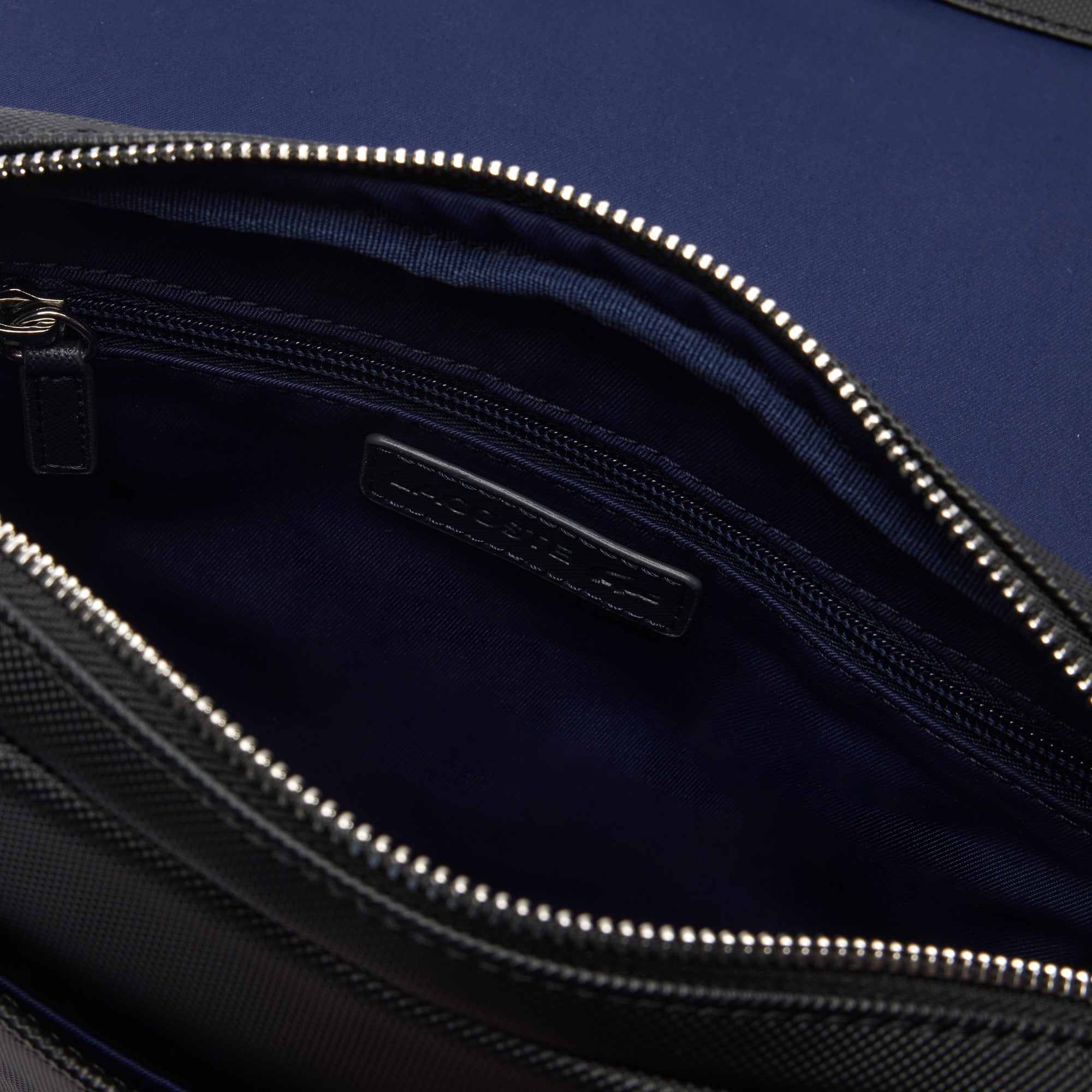 LACOSTE Men Classic Messenger Bag