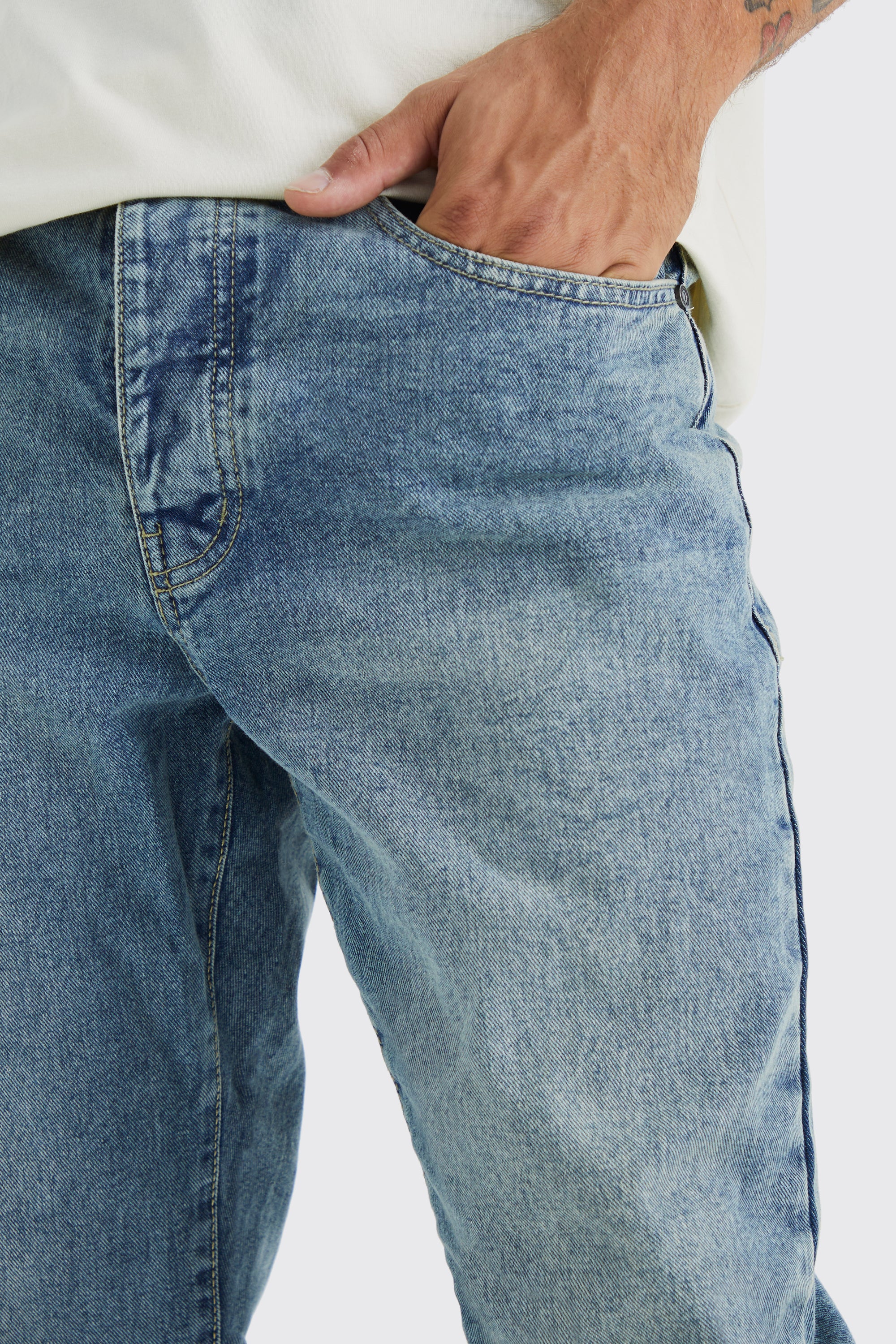 BOOHOOMAN Tapered Fit Rigid Washed Jeans