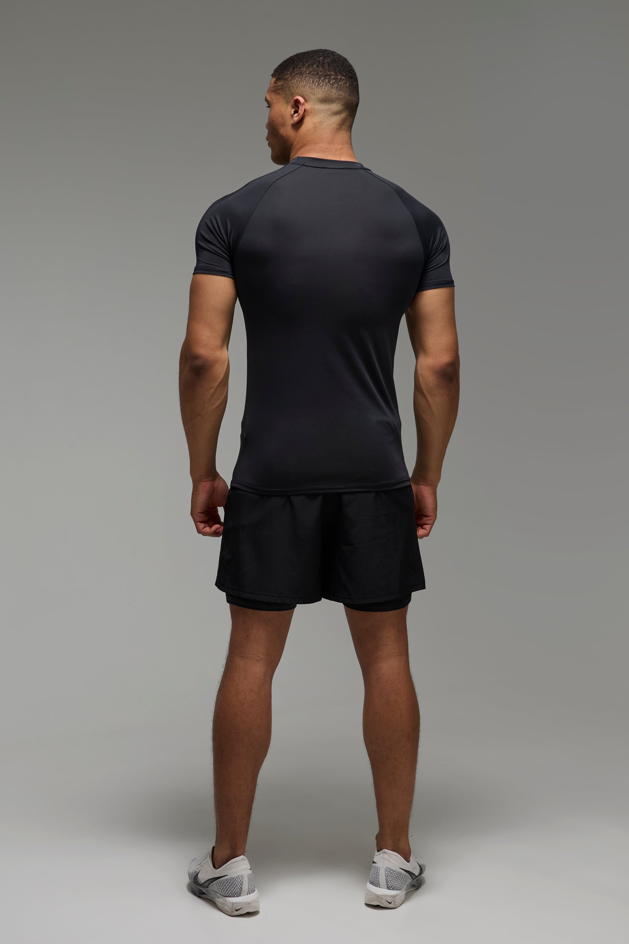 BOOHOOMAN Man Active Muscle Fit Raglan Performance T-shirt 2 Pack