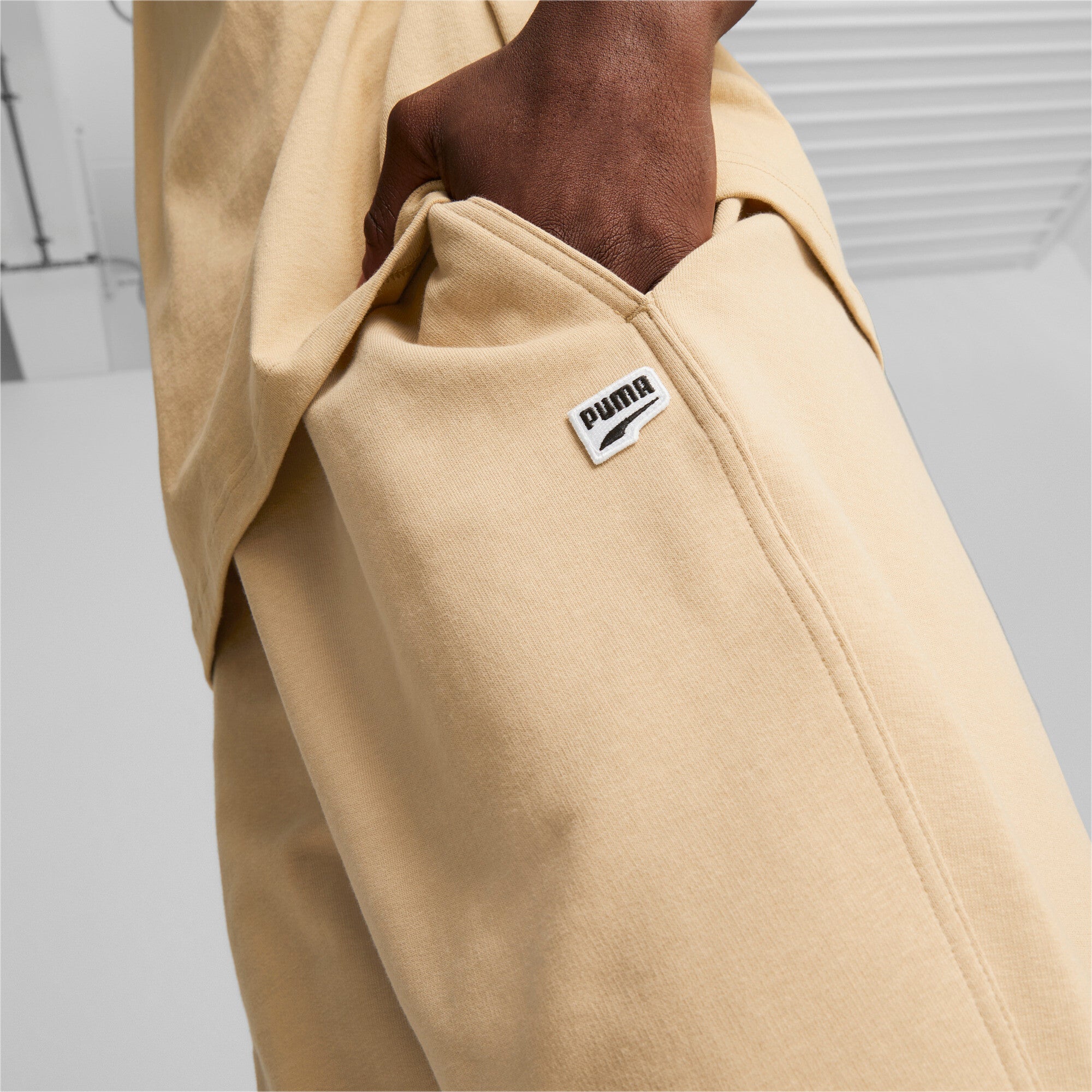 DOWNTOWN Shorts 8" TR - L / Dusty Tan - PUMA Apparel THE MIX